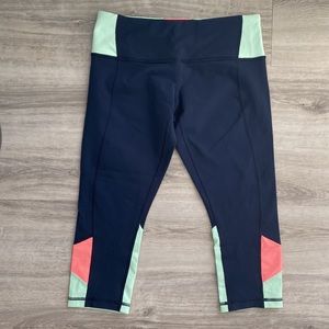Lululemon Wunder Under 20”inseam size 8